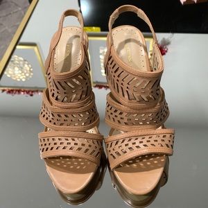 Adrienne Vittadini leather Prim heel